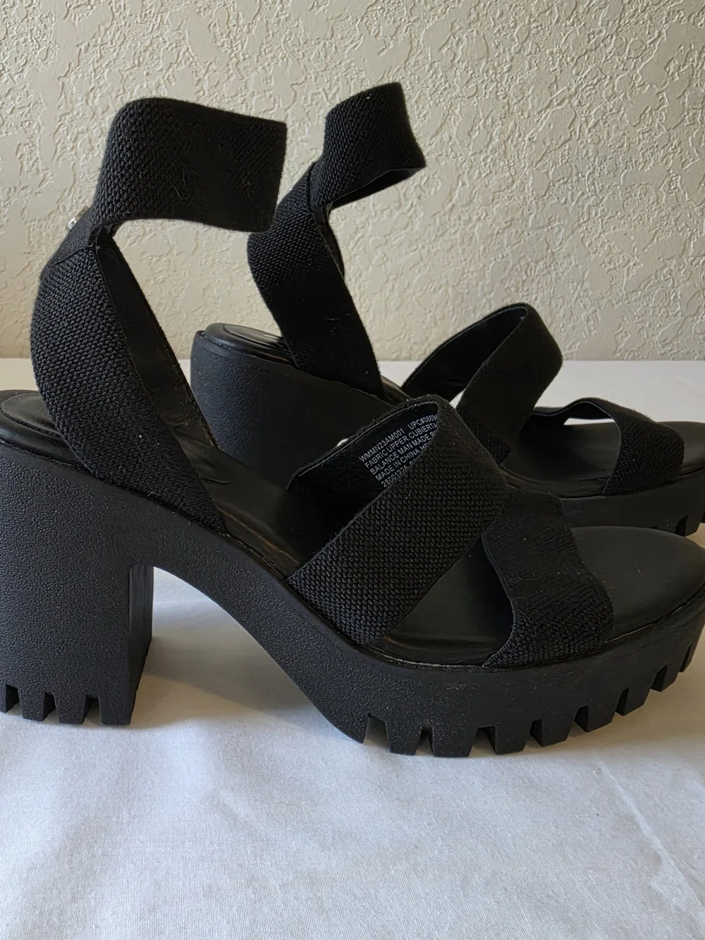 Y2K Madden NYC Women's Black Chunky Platform Sandals Size 10